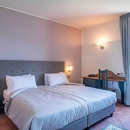 호텔 Hotel Lenno 레노