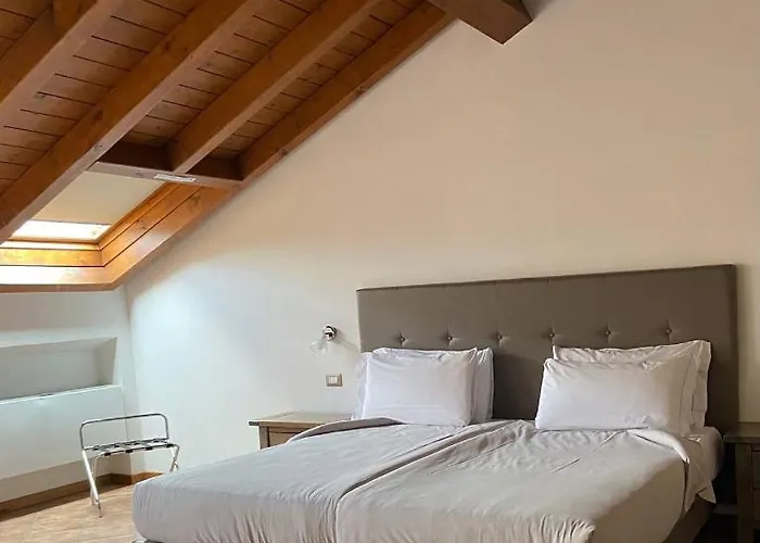 Hotel Lenno מלון 4*