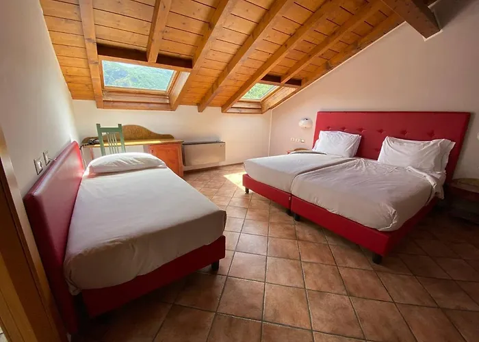 מלון Hotel Lenno לנו