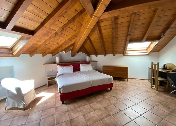 Hotel Lenno מלון