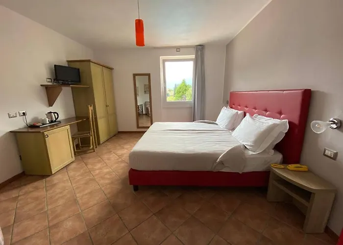 Hotel Lenno מלון