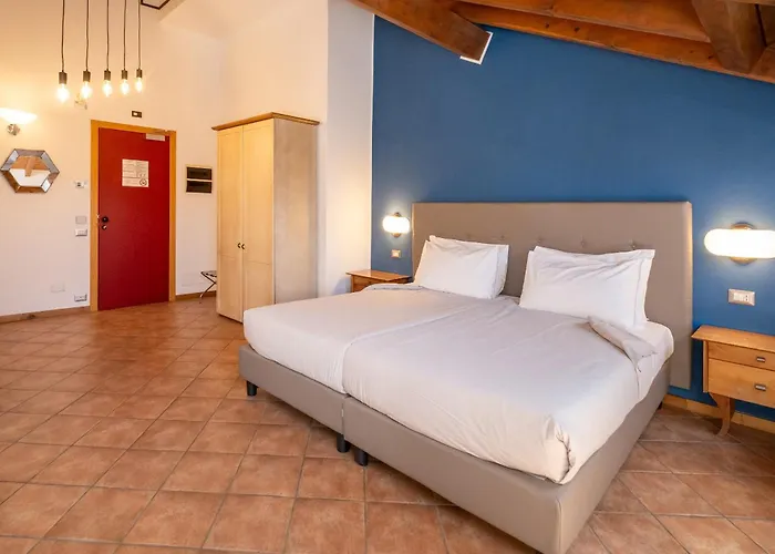 מלון Hotel Lenno לנו