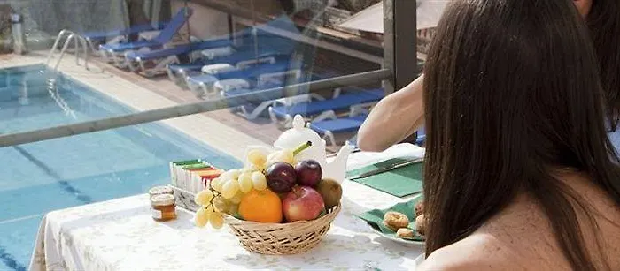 מלון Hotel Lenno 4*