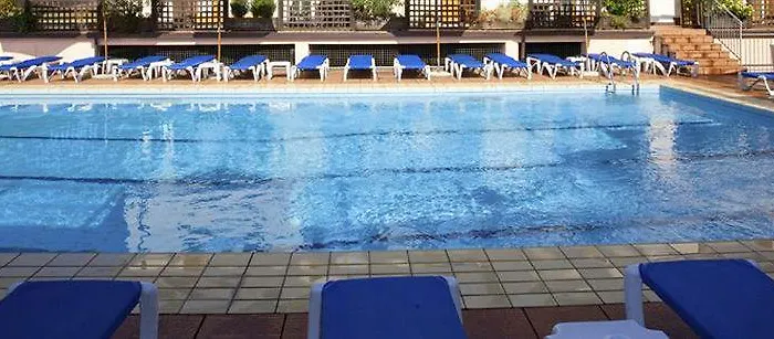 מלון Hotel Lenno לנו