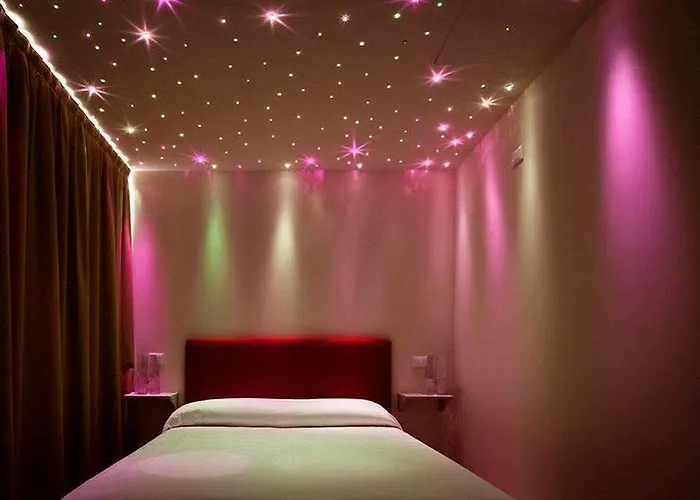 Hotel Lenno 4* לנו