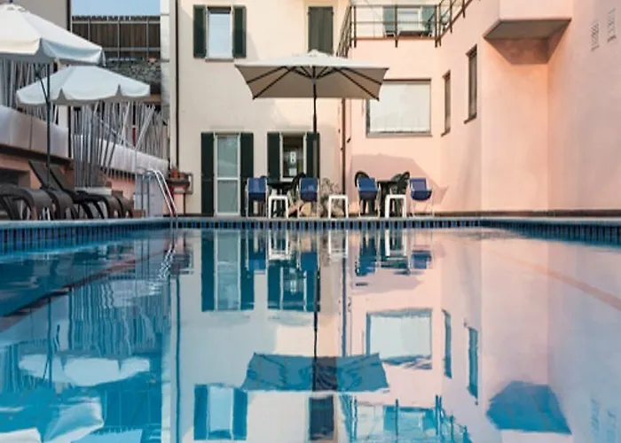 מלון Hotel Lenno 4*