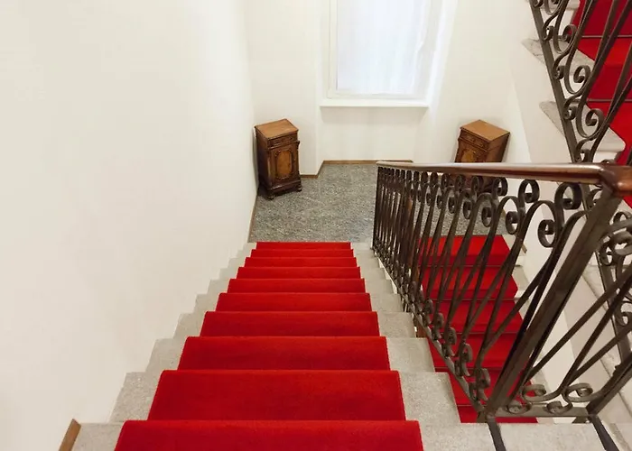 מלון Hotel Lenno 4*